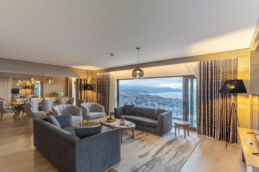 Radisson Blu Hotel Trabzon Zewnętrze zdjęcie A suite at the hotel